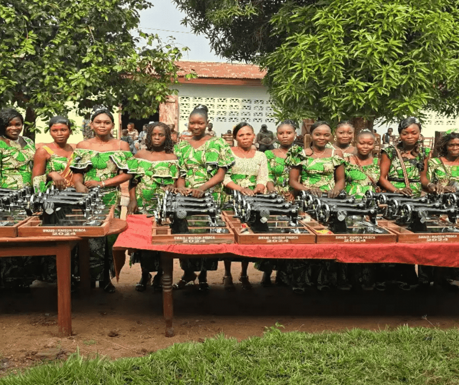 Study refugees build independence with cash aid